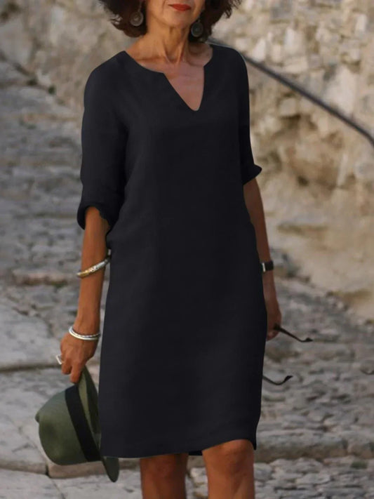 Saoirse™ - Robe élégante à col en V flatteur qui dissimule le ventre