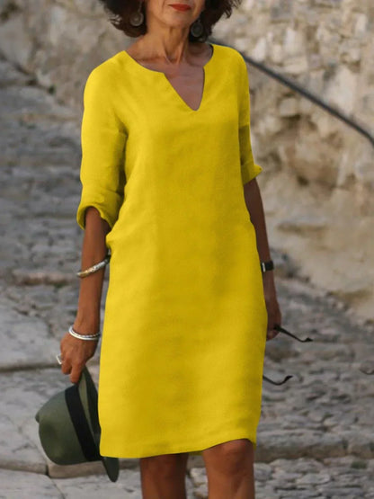 Saoirse™ - Robe élégante à col en V flatteur qui dissimule le ventre
